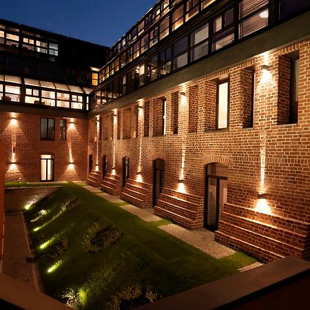 The Granary - La Suite Hotel Wrocław Extérieur photo The courtyard of the museum