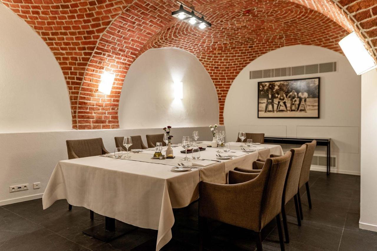 The Granary - La Suite Hotel Wrocław Extérieur photo Restaurant AOC