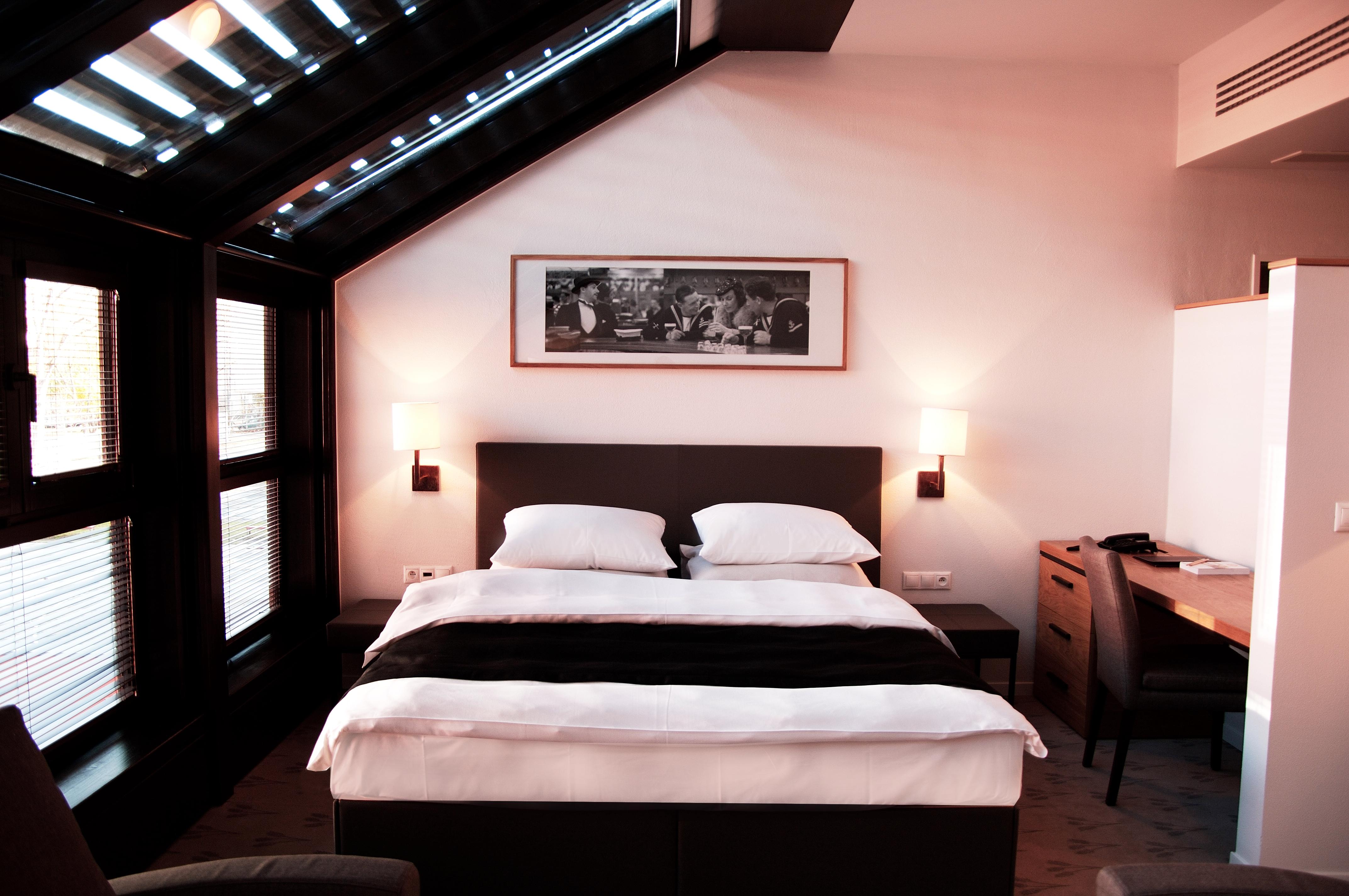 The Granary - La Suite Hotel Wrocław Extérieur photo A room at the hotel