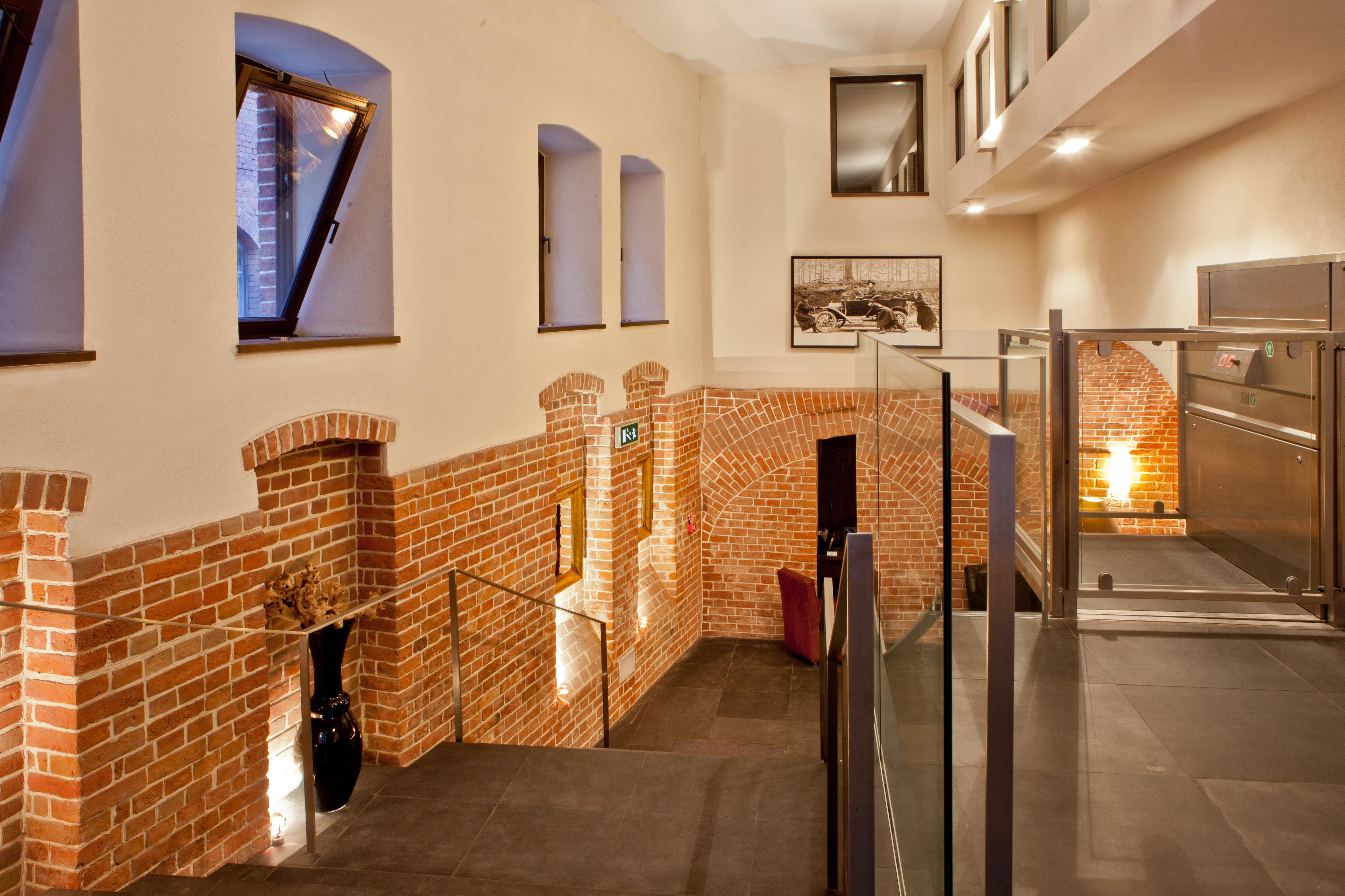 The Granary - La Suite Hotel Wrocław Extérieur photo The interior of the museum