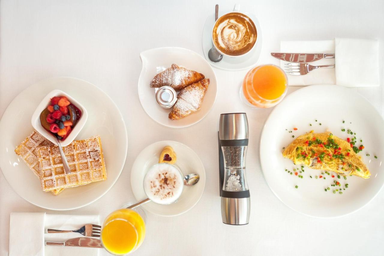 The Granary - La Suite Hotel Wrocław Extérieur photo A breakfast with a pepper mill
